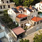 Oasis דירה