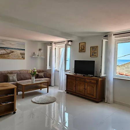 Oasis Apartment