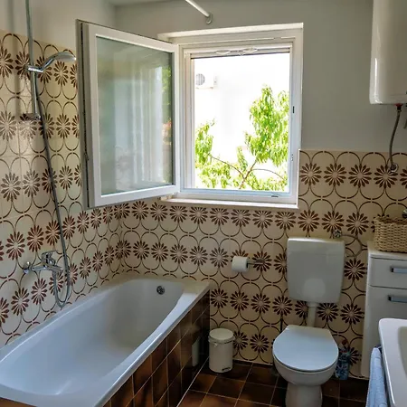 Oasis * Selca (Brac)