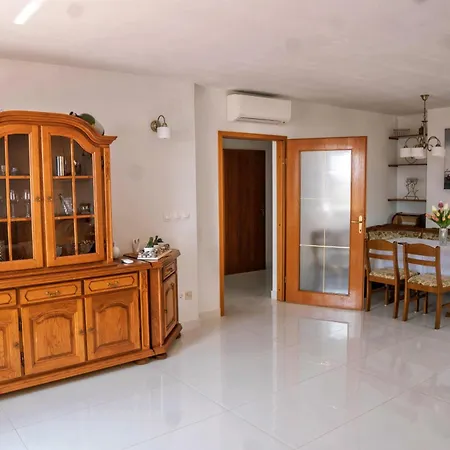 Oasis דירה