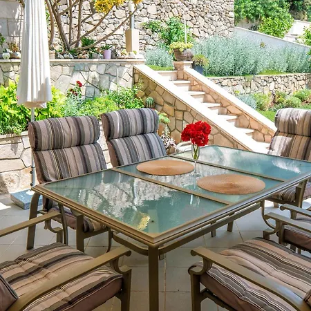 Oasis * Selca (Brac)